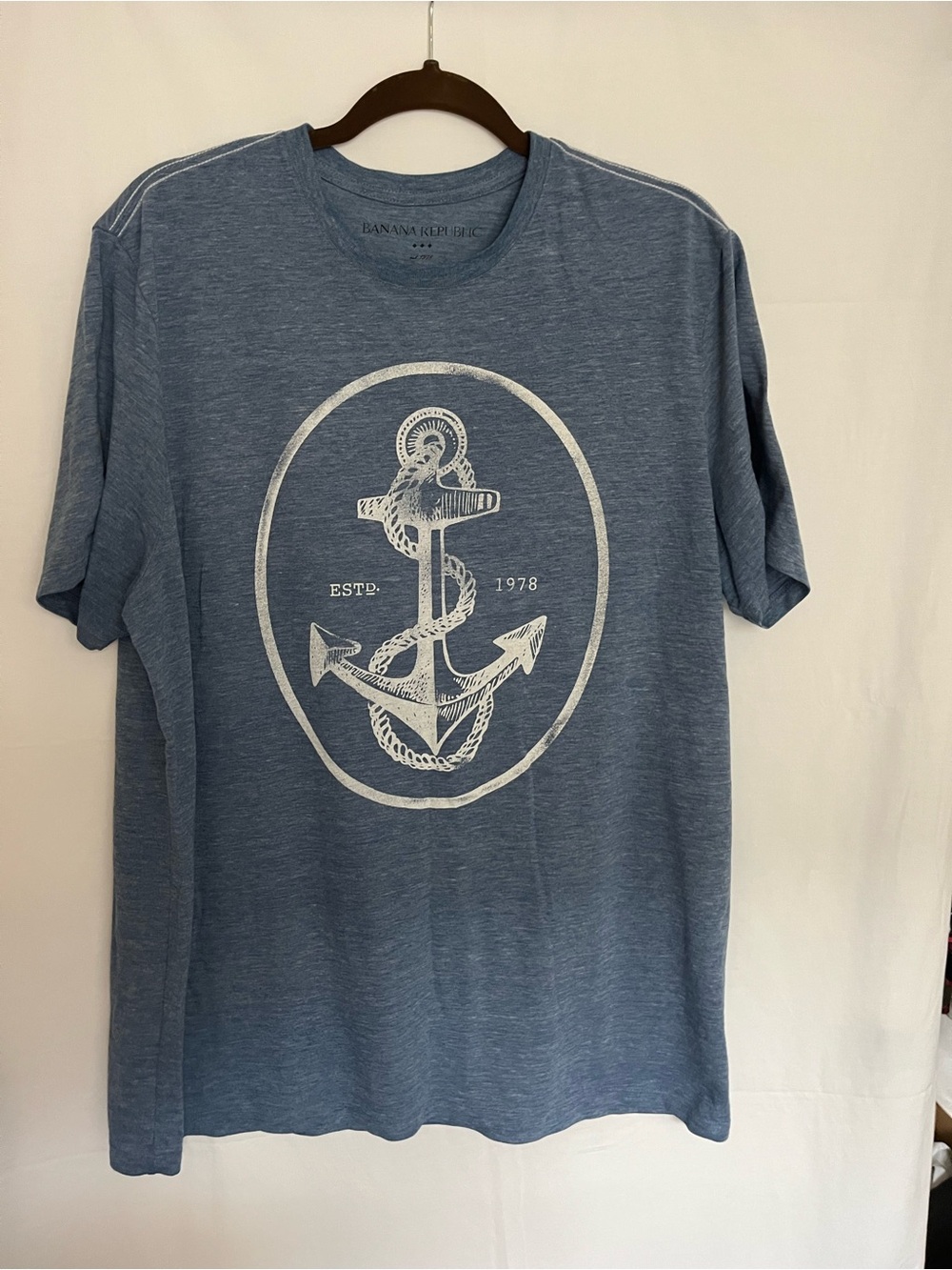 Vintage Banana Republic Men's Heather Blue Anchor Graphic Tee size Xl